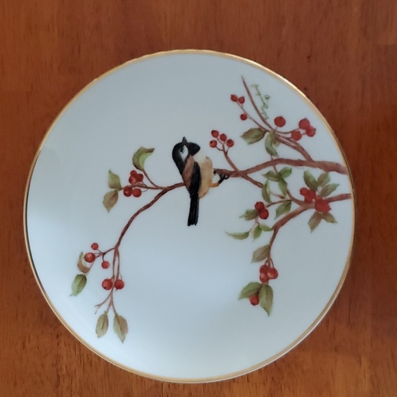 Vintage Decorative Hand Painted  Bird Plate Helen Bouchard dated 1991 - Picture 1 of 6
